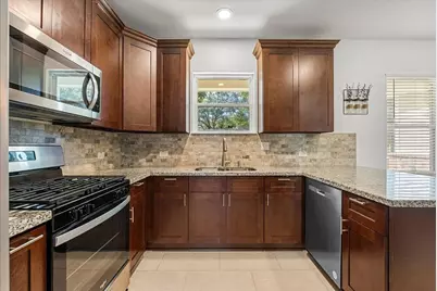 8115 Leigh Road, Hitchcock, TX 77563 - Photo 9