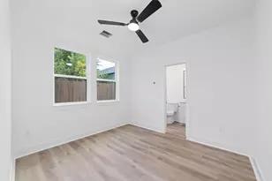 812 Elkhart St, Houston, TX 77091 - Photo 5