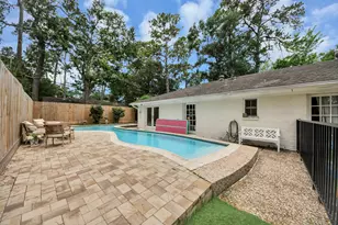 10115 Holly Springs Dr, Houston, TX 77042 - Photo 9