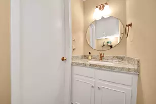 10115 Holly Springs Dr, Houston, TX 77042 - Photo 21
