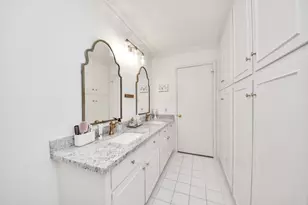 10115 Holly Springs Dr, Houston, TX 77042 - Photo 19