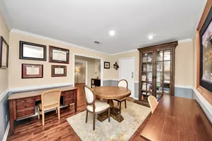 10115 Holly Springs Dr, Houston, TX 77042 - Photo 33