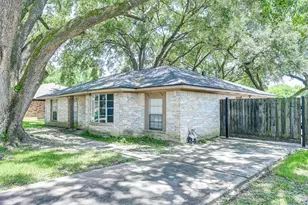 12419 Maxim Dr, Houston, TX 77065 - Photo 3