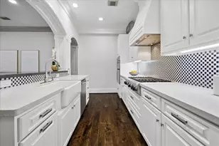2215 Nantucket Dr, Houston, TX 77057 - Photo 5