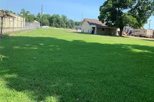 2214 N Main St, Liberty, TX 77575 - Photo 1