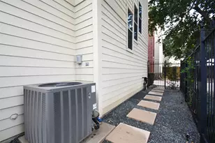 1016 Studer St, Houston, TX 77007 - Photo 45