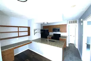 2401 Sycamore Ave, Huntsville, TX 77340 - Photo 5