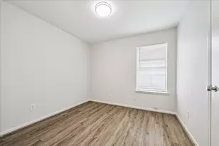 5239 Sugar Bush Dr, Houston, TX 77048 - Photo 17