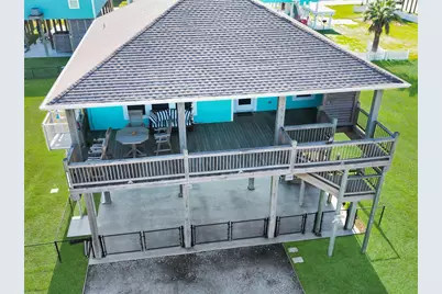 861 Wommack, Crystal Beach, TX 77650 - Photo 5