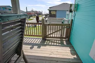 861 Wommack, Crystal Beach, TX 77650 - Photo 19