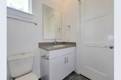9 N St Charles Street #B, Houston, TX 77003 - Photo 23