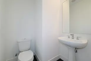 9 N St Charles St, Houston, TX 77003 - Photo 21