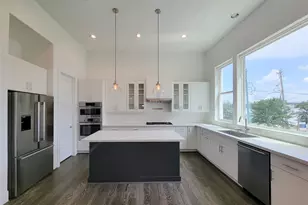 9 N St Charles St, Houston, TX 77003 - Photo 15