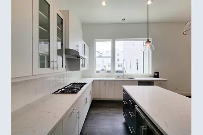 9 N St Charles Street #B, Houston, TX 77003 - Photo 17