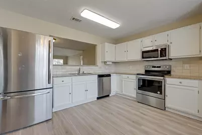 2928 Laurelridge, League City, TX 77573 - Photo 5
