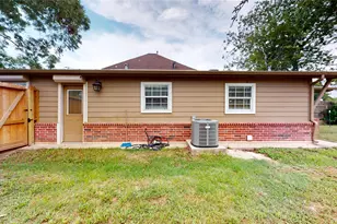 8201 Tareyton Ln, Houston, TX 77075 - Photo 33