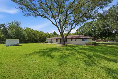 16111 Clarence Street, Needville, TX 77461 - Photo 35
