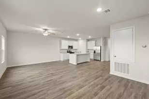 17219 White Peace Dr, Waller, TX 77484 - Photo 9