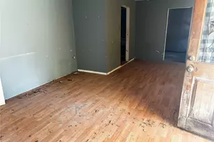 5950 Southlark St, Houston, TX 77033 - Photo 3