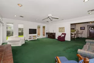 2905 Borden Cir, El Campo, TX 77437 - Photo 7