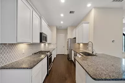 708 Ivory Manor Drive, Houston, TX 77018 - Photo 7