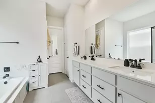 9243 Trimble Lndg Dr, Tomball, TX 77375 - Photo 17
