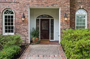 2306 Pinefield Ln, Houston, TX 77063 - Photo 3