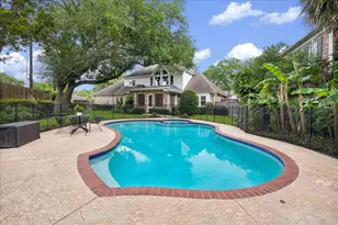 2306 Pinefield Ln, Houston, TX 77063 - Photo 43