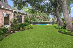 2306 Pinefield Ln, Houston, TX 77063 - Photo 45