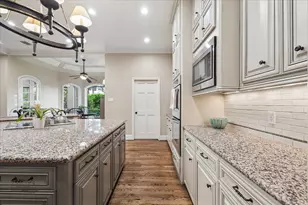 2306 Pinefield Ln, Houston, TX 77063 - Photo 21