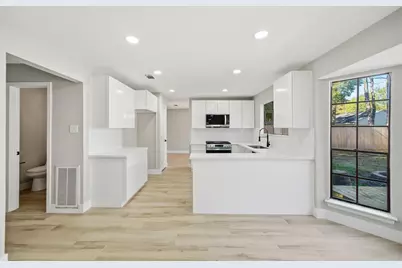 22 Cricket Hollow Place, Spring, TX 77381 - Photo 5