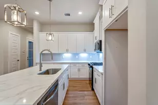 8412 Pech Landing Dr, Houston, TX 77055 - Photo 13