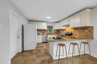 5310 Claremont Street #A, Houston, TX 77023 - Photo 5