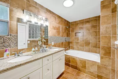 5310 Claremont Street #A, Houston, TX 77023 - Photo 3