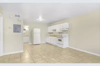230 E Virginia Street #J, Beaumont, TX 77705 - Photo 3