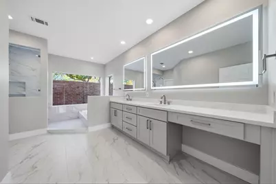 703 Montclair Boulevard, Sugar Land, TX 77478 - Photo 15