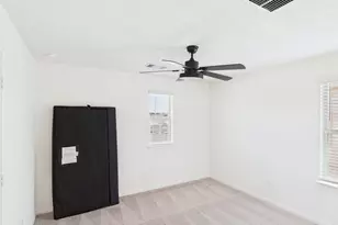 15643 Fellswood Dr, Houston, TX 77044 - Photo 19