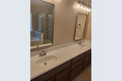 7034 Sun Creek Drive Drive, Hitchcock, TX 77563 - Photo 5