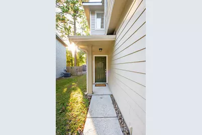 11 Summerhaze Circle, The Woodlands, TX 77382 - Photo 3