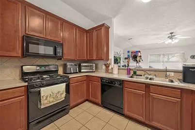 26910 Kingston Glen Lane, Katy, TX 77494 - Photo 17