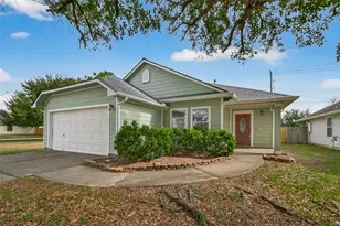 9418 Belleclaire Ln, Houston, TX 77044 - Photo 5