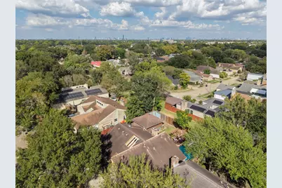 10831 Valley Hills Drive, Houston, TX 77071 - Photo 39