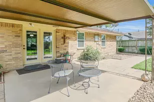 805 Bluebonnet Ln, Katy, TX 77493 - Photo 15
