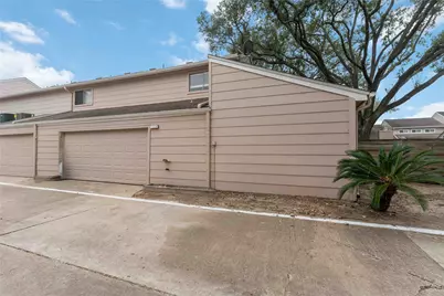 13911 Hollowgreen Drive, Houston, TX 77082 - Photo 27