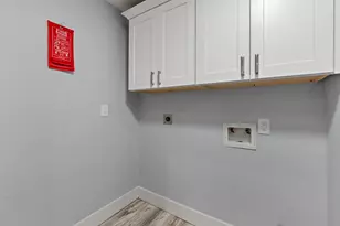 282 Litchfield Ln, Houston, TX 77024 - Photo 19