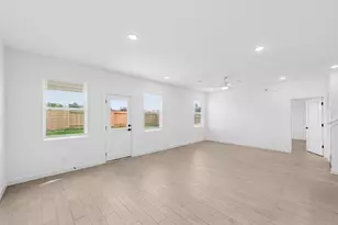 513 Monarch Trl, Huntsville, TX 77340 - Photo 9