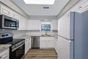 2405 Powell St, Bay City, TX 77414 - Photo 5