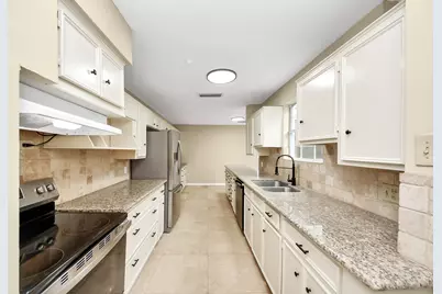 5 Tiffany Square, Sugar Land, TX 77478 - Photo 9