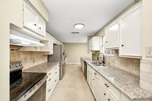 5 Tiffany Square, Sugar Land, TX 77478 - Photo 9