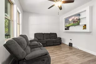 557 Star Dust Dr, Livingston, TX 77351 - Photo 13